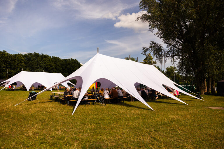 wynajem namiotów imprezowych